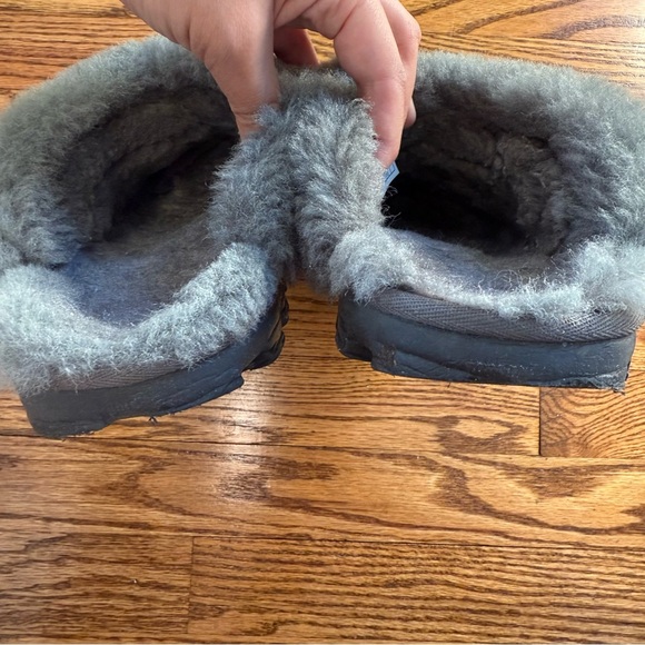 UGG women’s coquette shearling slippers Sz 8 gray - Picture 5 of 7